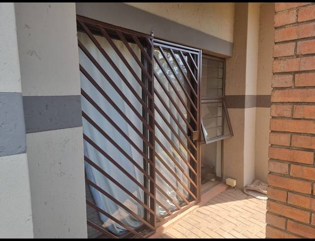 2 BEDROOM APARTMENT FOR SALE IN RYNFIELD